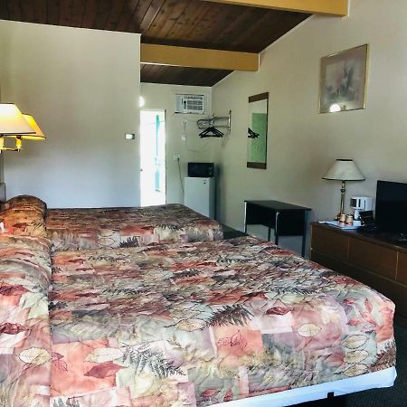 Polson Park Motel Vernon Eksteriør billede