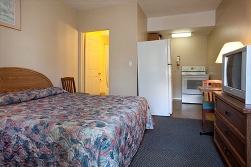 Polson Park Motel Vernon Eksteriør billede