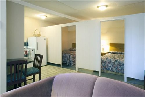 Polson Park Motel Vernon Eksteriør billede