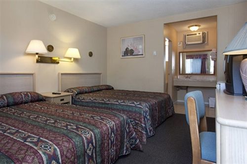 Polson Park Motel Vernon Eksteriør billede