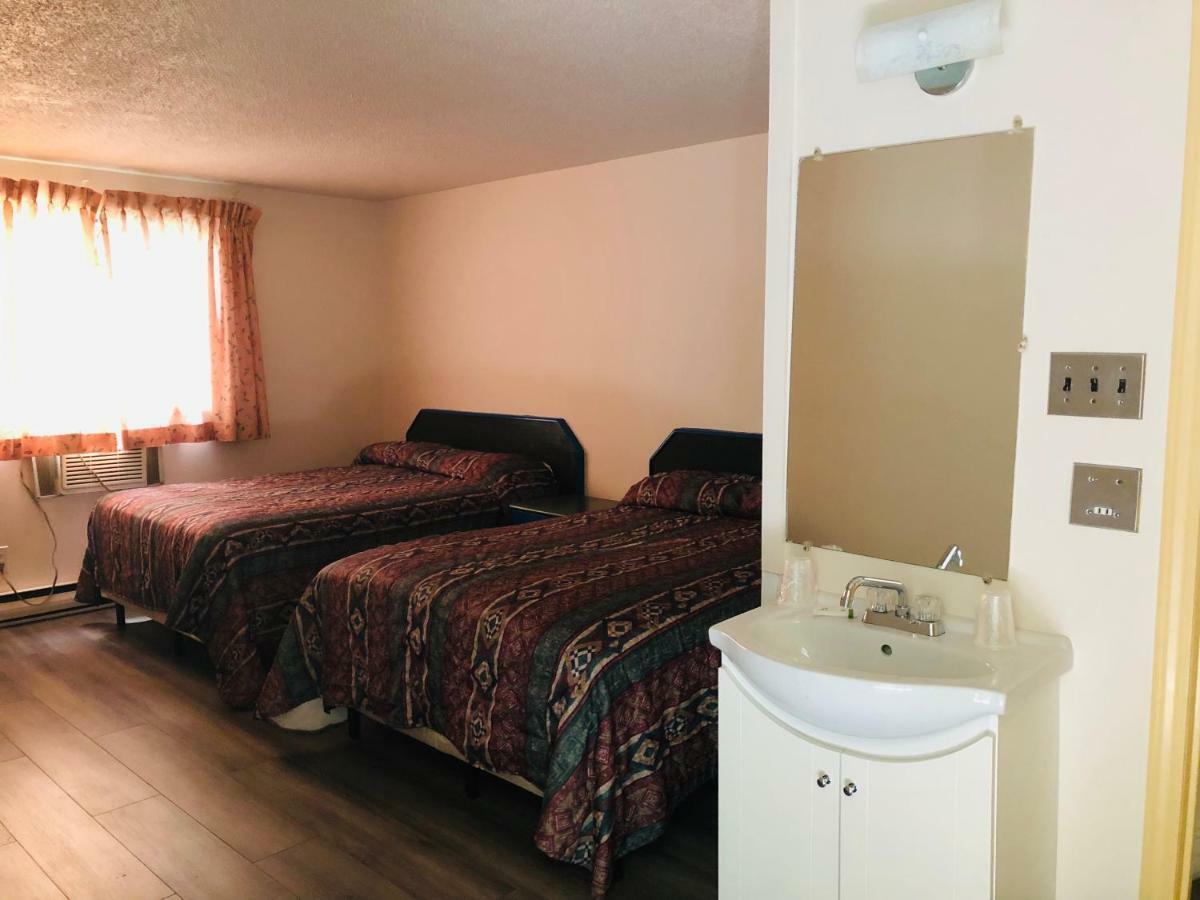 Polson Park Motel Vernon Eksteriør billede